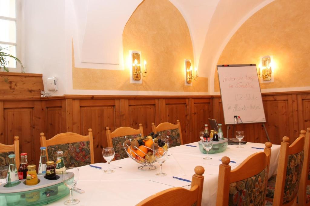 Hotel Altstadt-hotel 4*